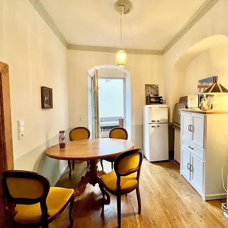 Oswald Hempel 2 Og Apartment